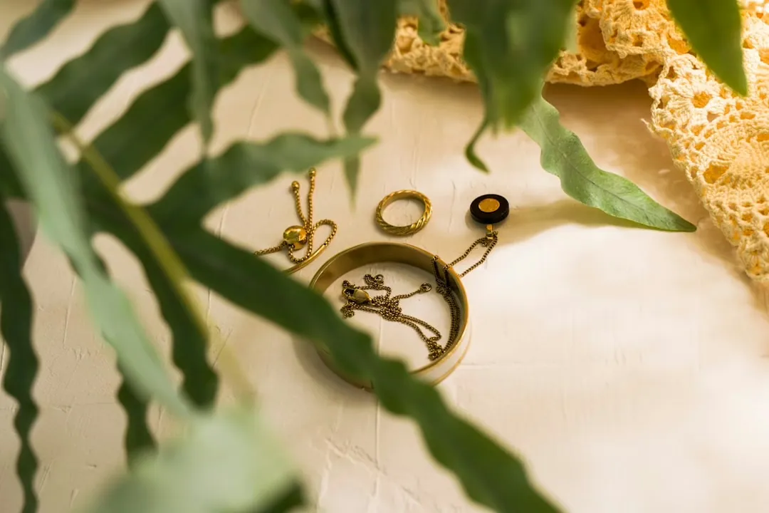 Die Eleganz von Goldketten: zeitlose Accessoires